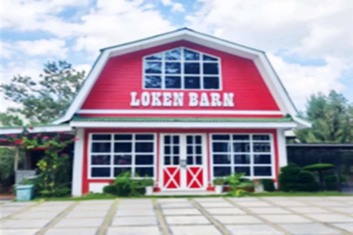 Loken Barn | Menikmati Nuansa Pedesaan Belanda di Tepian Danau Toba, Merek