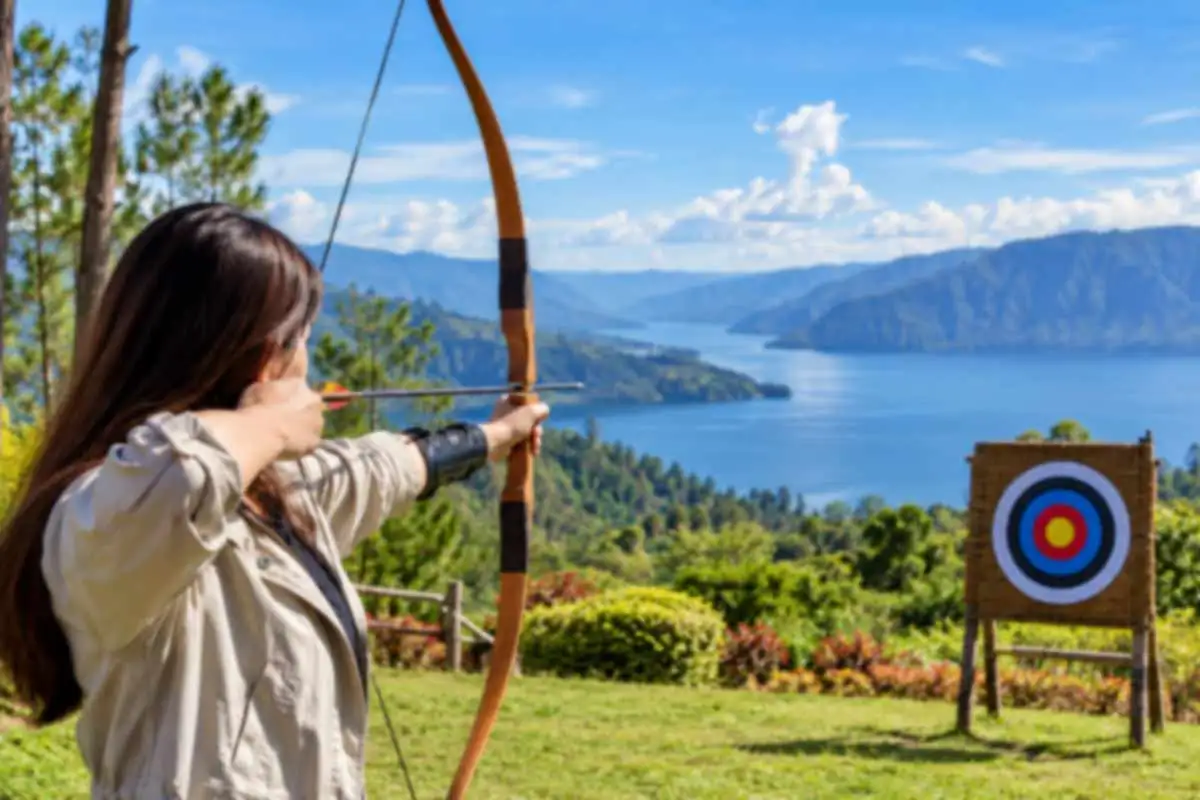 Traditiona Archery di Taman Simalem Resort: Aktiviti Menarik untuk Menguji Ketepatan