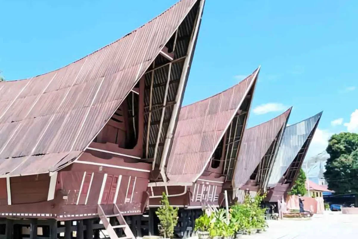 Parapat – Samosir Island Tour – Berastagi (BLD)